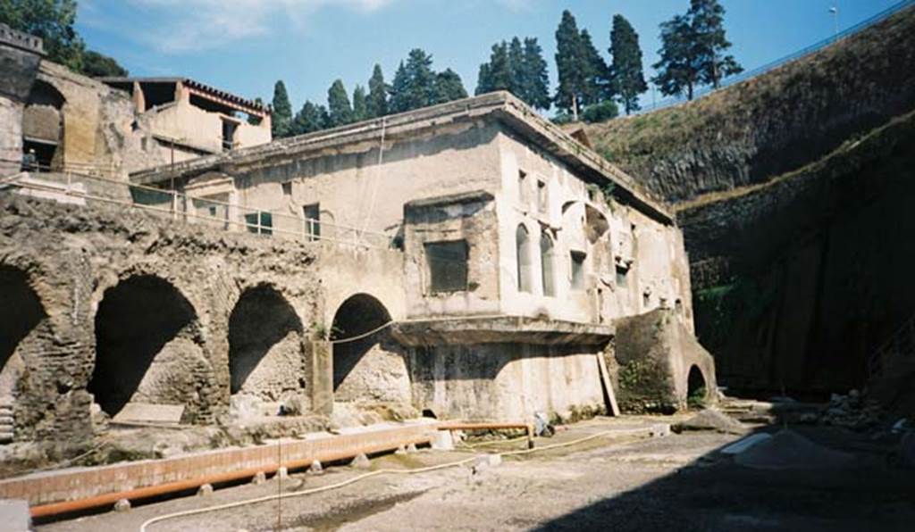 Beachfront, Herculaneum, May 2007. 
Looking east along the line of boatsheds towards beachfront area below Suburban Baths, where the boat was found in 1982..
Photo courtesy of Buzz Ferebee.